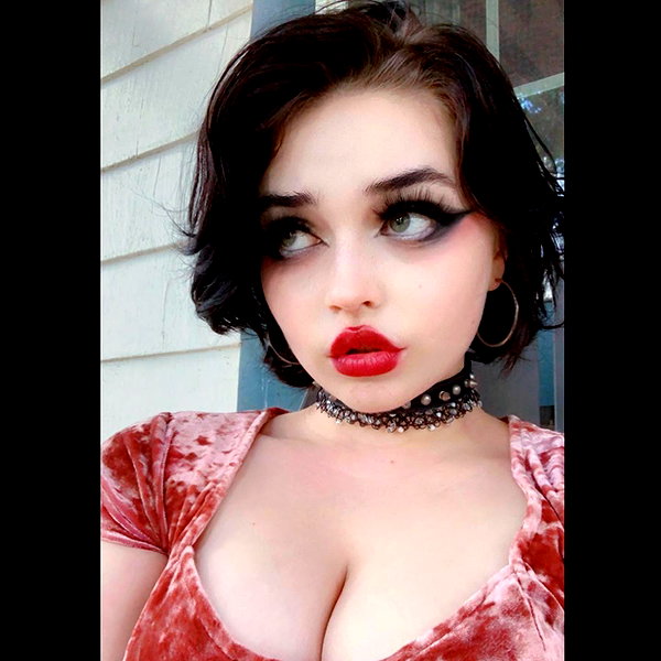 queen.nephie instagram image archive image