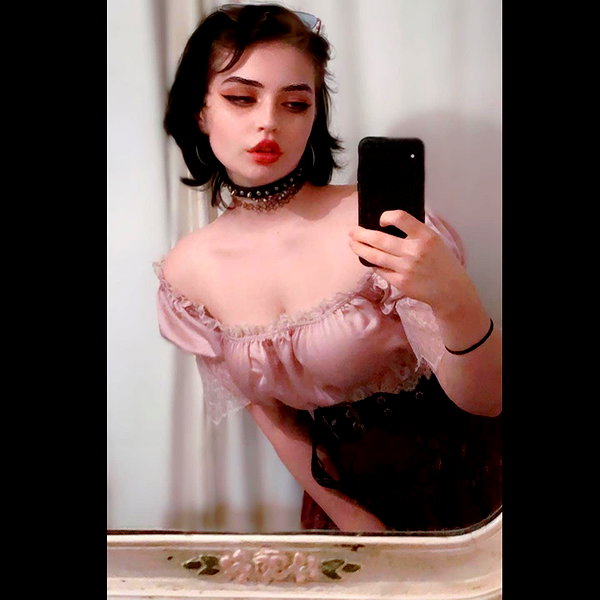 queen.nephie instagram image archive image