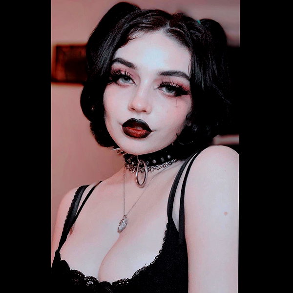 queen.nephie instagram image archive image