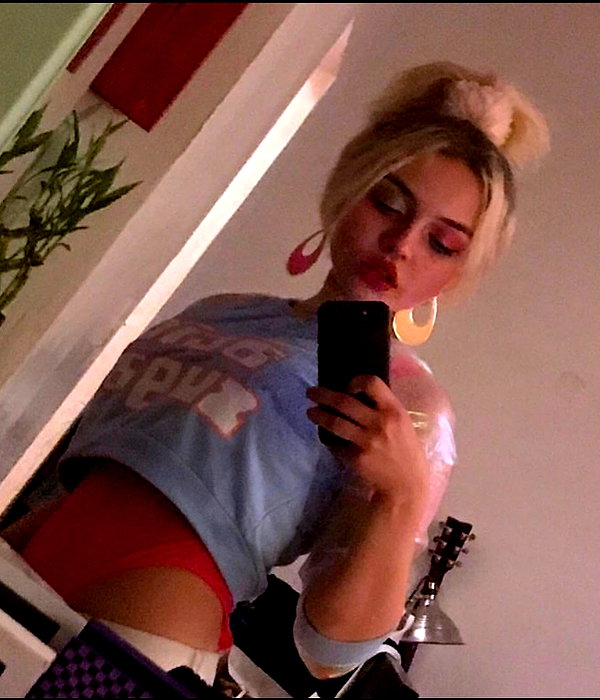 queen.nephie instagram image archive image
