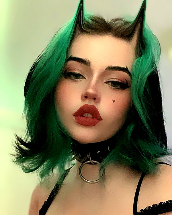 queen.nephie instagram image archive image
