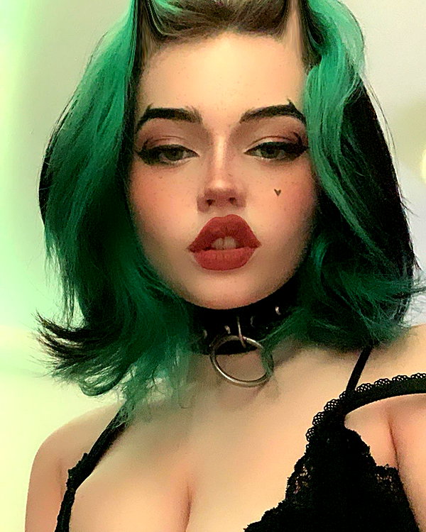 queen.nephie instagram image archive image