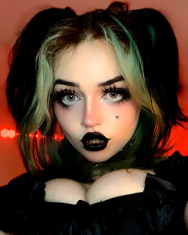 queen.nephie instagram image archive image