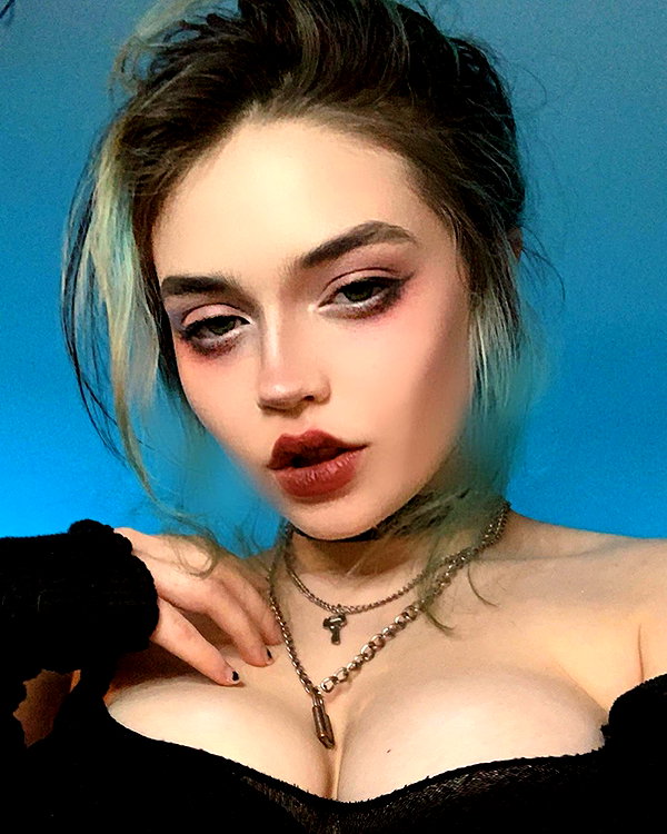 queen.nephie instagram image archive image