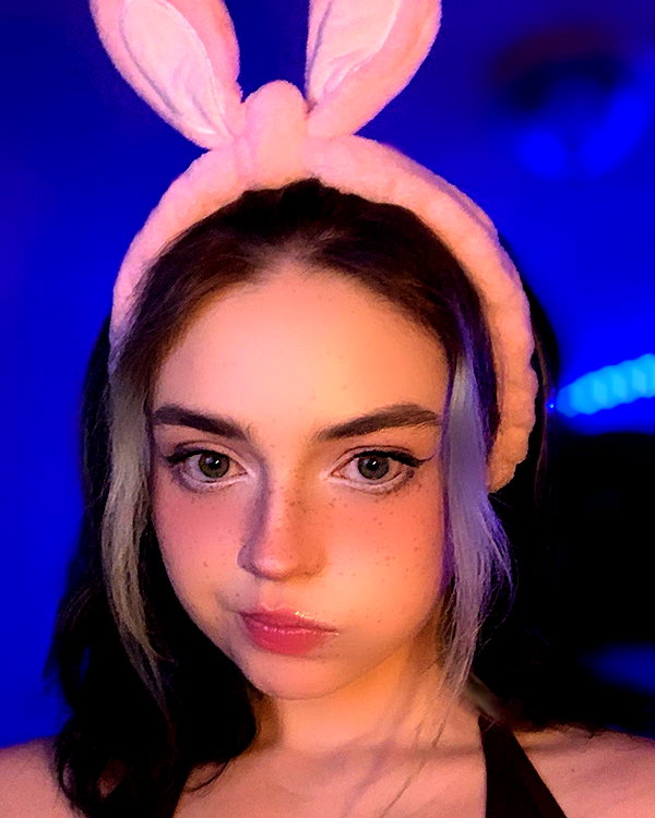 queen.nephie instagram image archive image