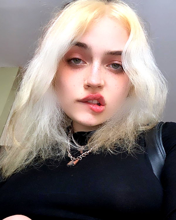 queen.nephie instagram image archive image