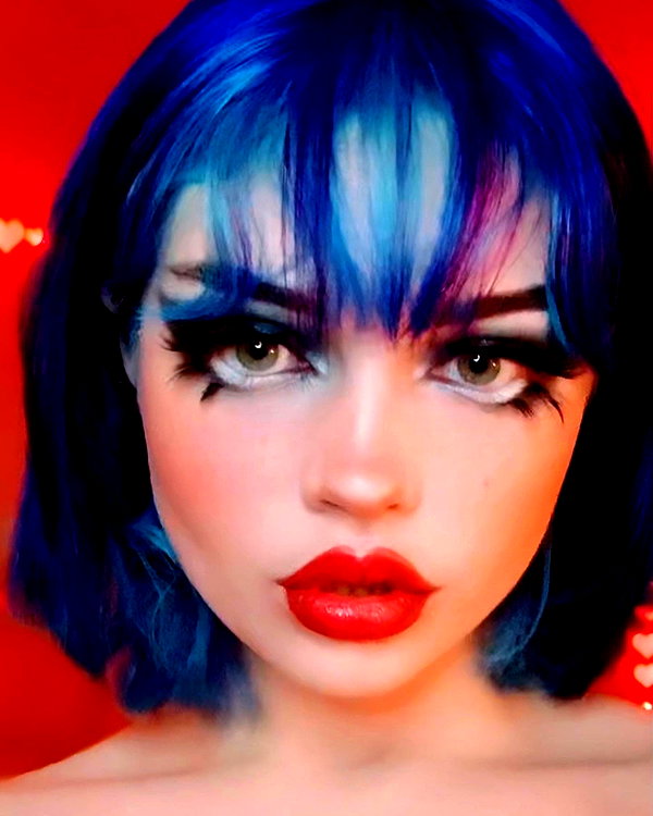 queen.nephie instagram image archive image