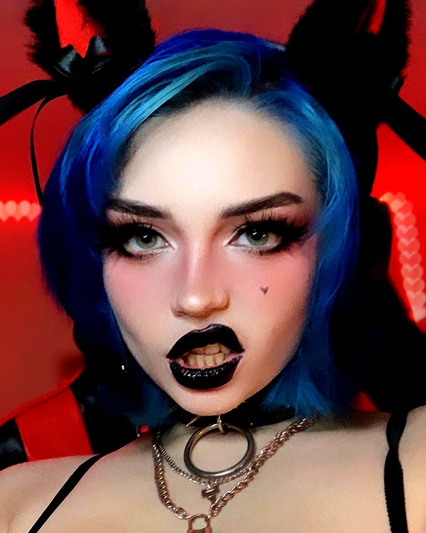 queen.nephie instagram image archive image