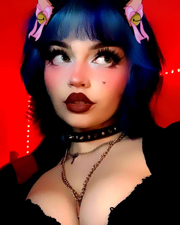 queen.nephie instagram image archive image