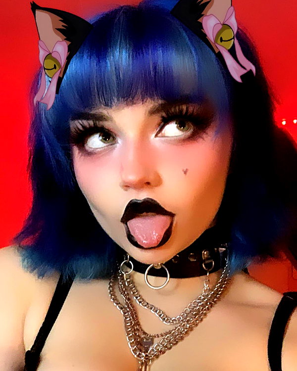 queen.nephie instagram image archive image