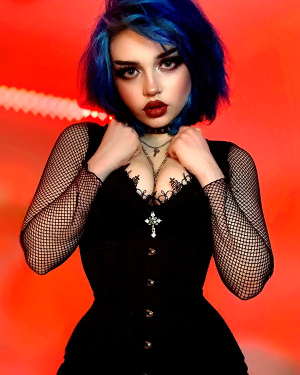 queen.nephie instagram image archive image