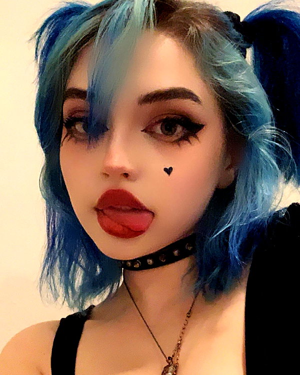 queen.nephie instagram image archive image