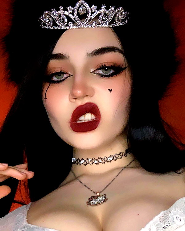 queen.nephie instagram image archive image