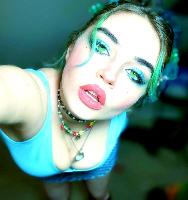 queen.nephie instagram image archive image