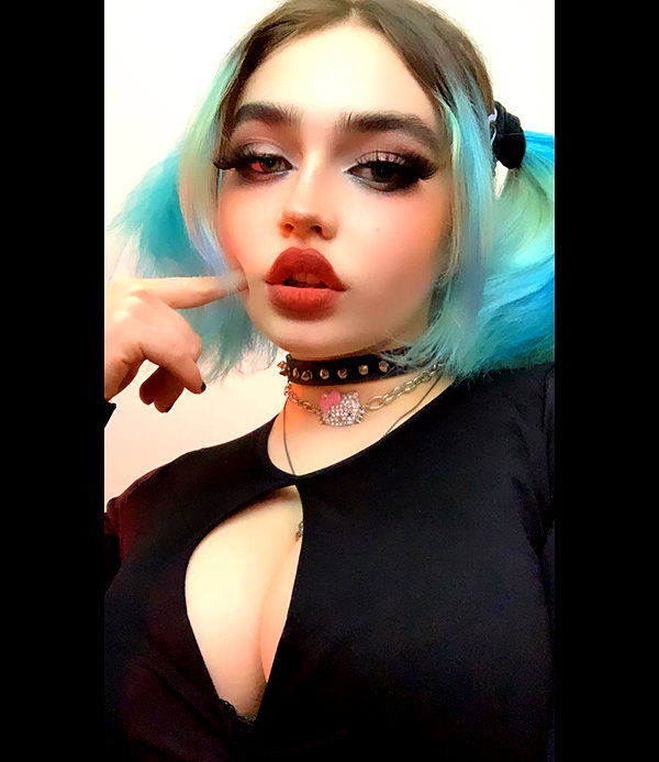 queen.nephie instagram image archive image