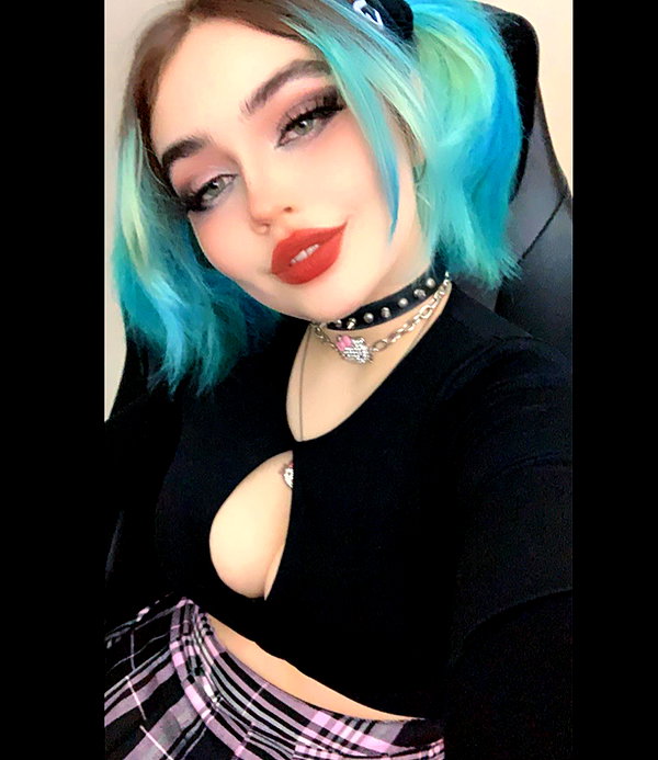 queen.nephie instagram image archive image
