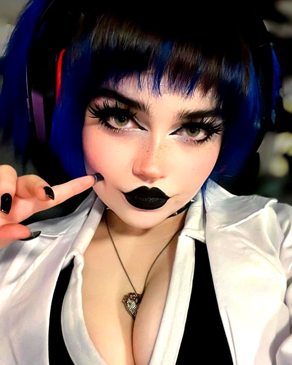 queen.nephie instagram image archive image