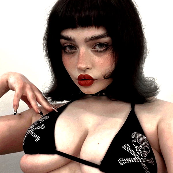 queen.nephie instagram image archive image