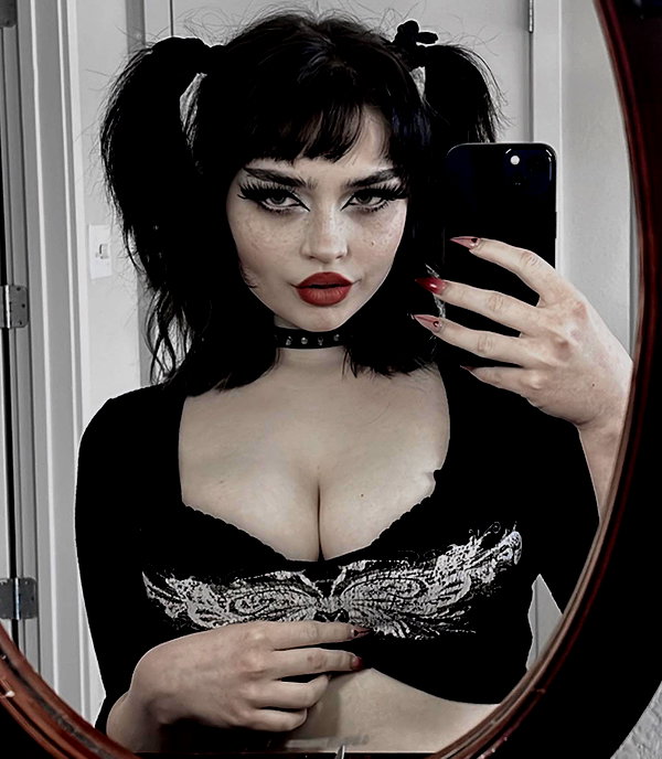 queen.nephie instagram image archive image