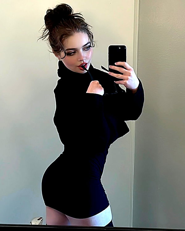 queen.nephie instagram image archive image