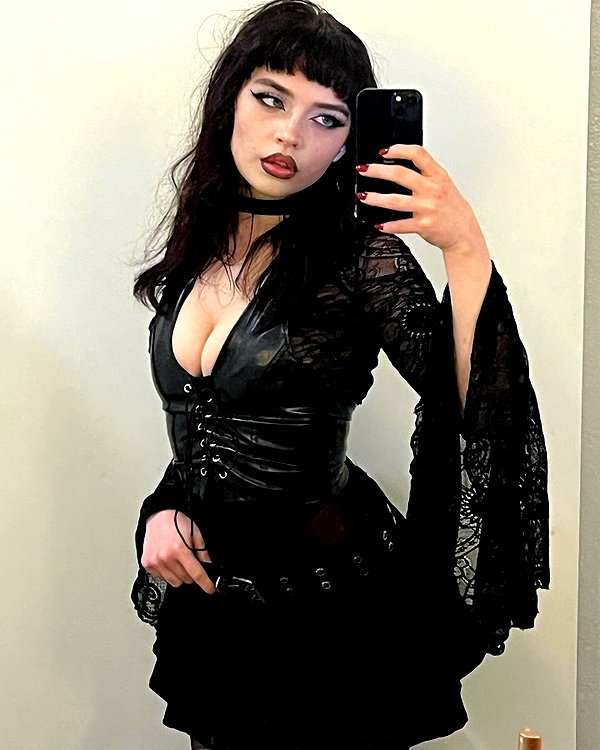 queen.nephie instagram image archive image