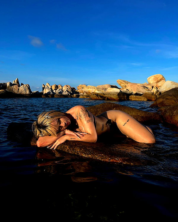 quitmell instagram image archive image