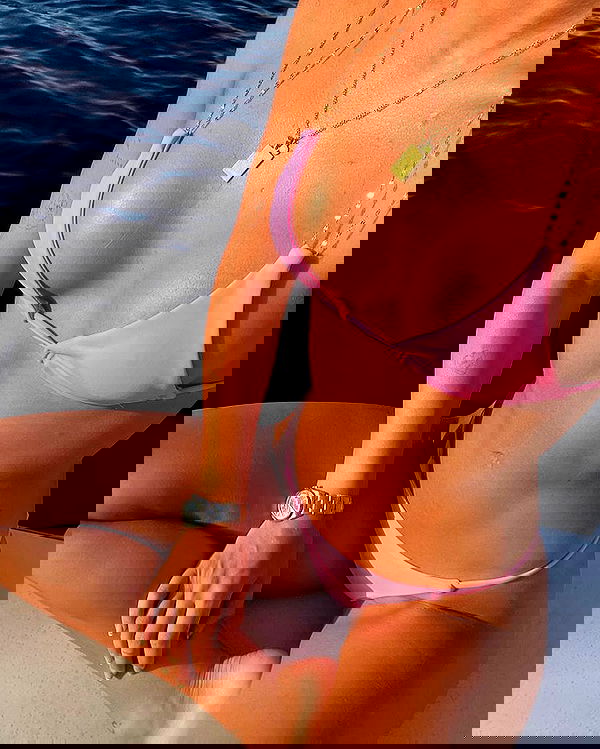 rebeccaschez rebeccaschez archive image