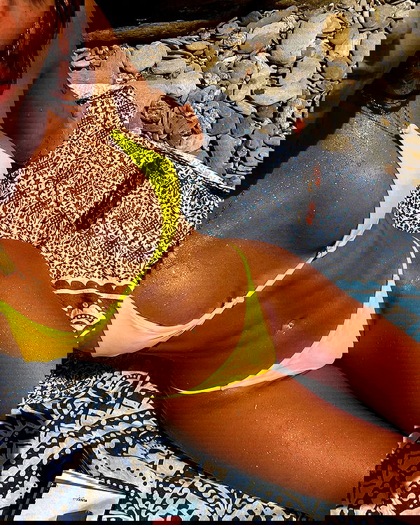 rebeccaschez rebeccaschez archive image