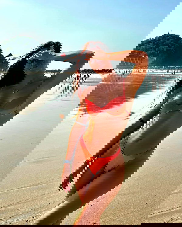 rebeccaschez rebeccaschez archive image