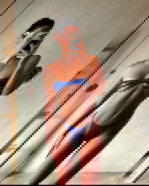 rebeccaschez rebeccaschez archive image