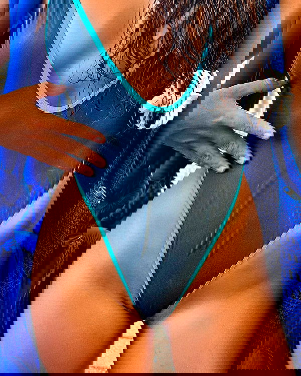 rebeccaschez rebeccaschez archive image