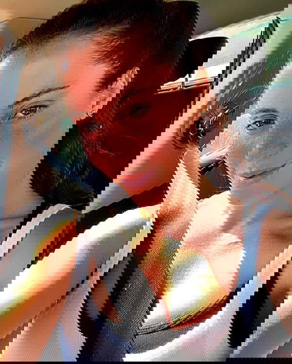 rebeccaschez rebeccaschez archive image