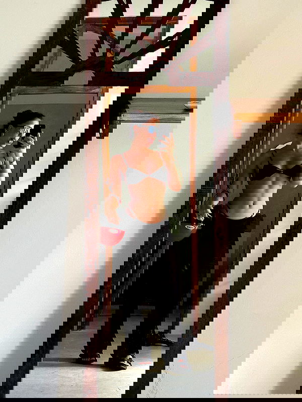 rebeccaschez rebeccaschez archive image