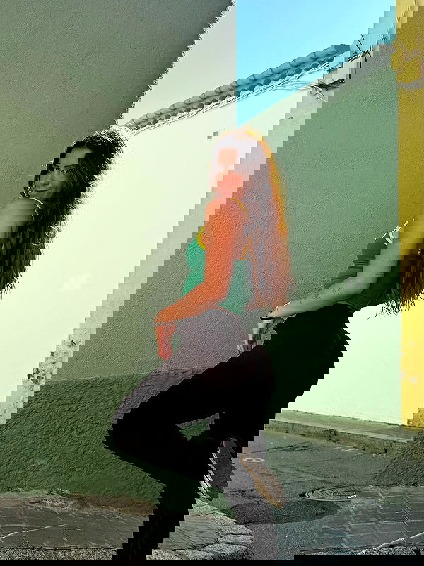 rebeccaschez rebeccaschez archive image