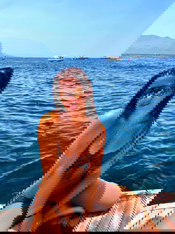 rebeccaschez rebeccaschez archive image