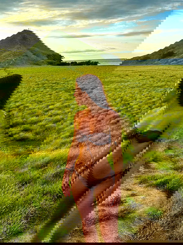 rebeccaschez rebeccaschez archive image