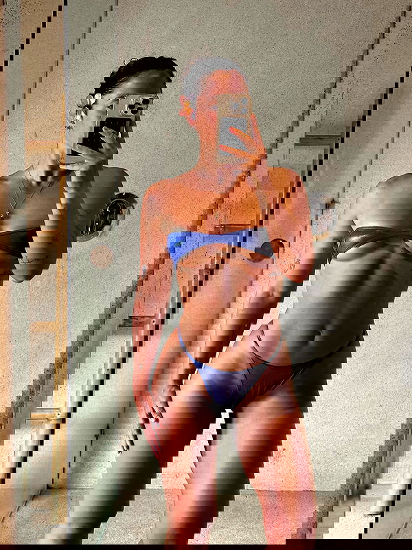 rebeccaschez rebeccaschez archive image