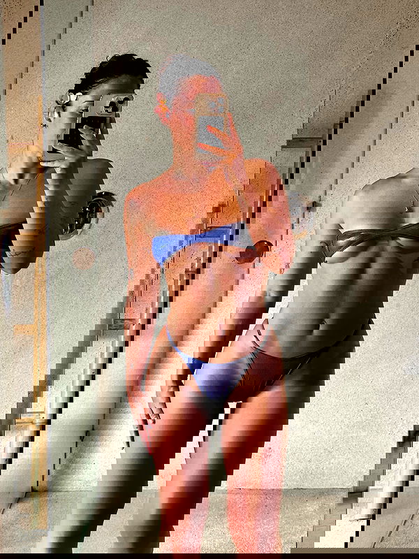 rebeccaschez rebeccaschez archive image