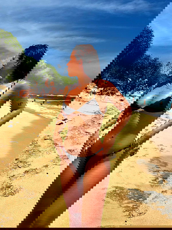 rebeccaschez rebeccaschez archive image