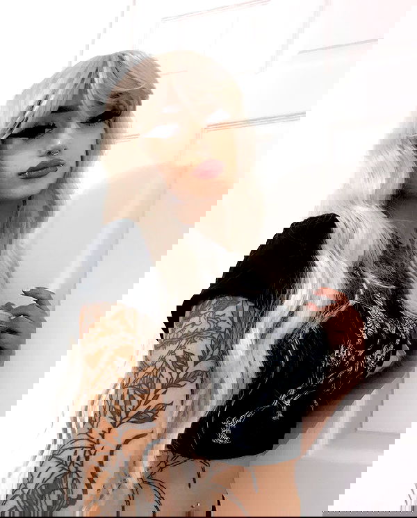 redroomromance redroomromance archive image