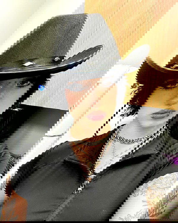 redroomromance redroomromance archive image