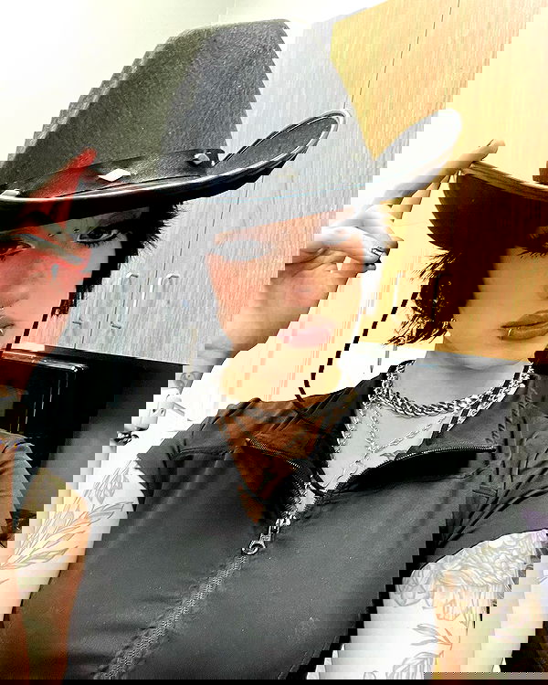 redroomromance redroomromance archive image