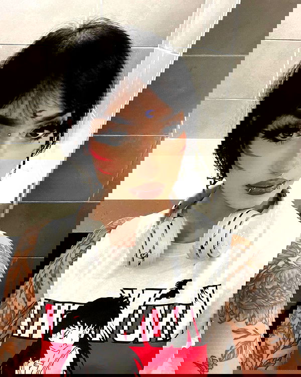 redroomromance redroomromance archive image