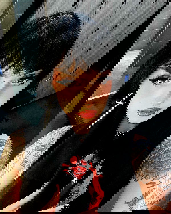 redroomromance redroomromance archive image