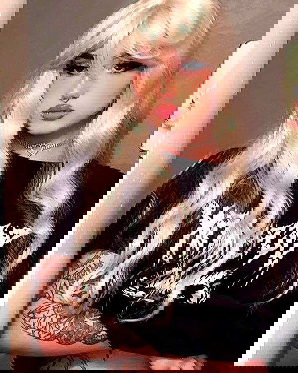 redroomromance redroomromance archive image