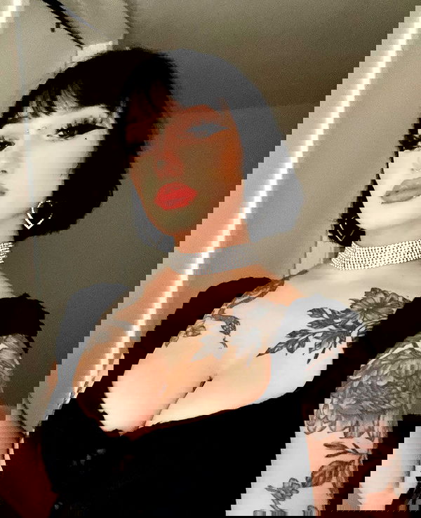 redroomromance redroomromance archive image