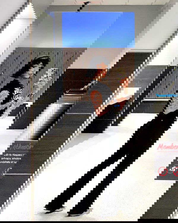 redroomromance redroomromance archive image