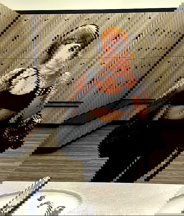 redroomromance redroomromance archive image