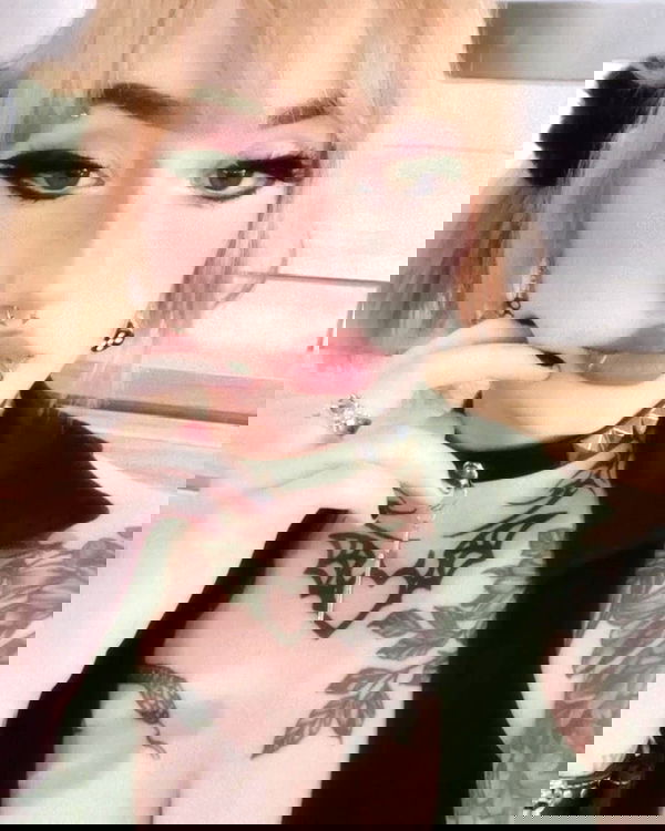 redroomromance redroomromance archive image