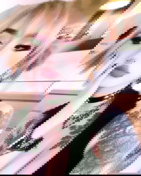 redroomromance redroomromance archive image